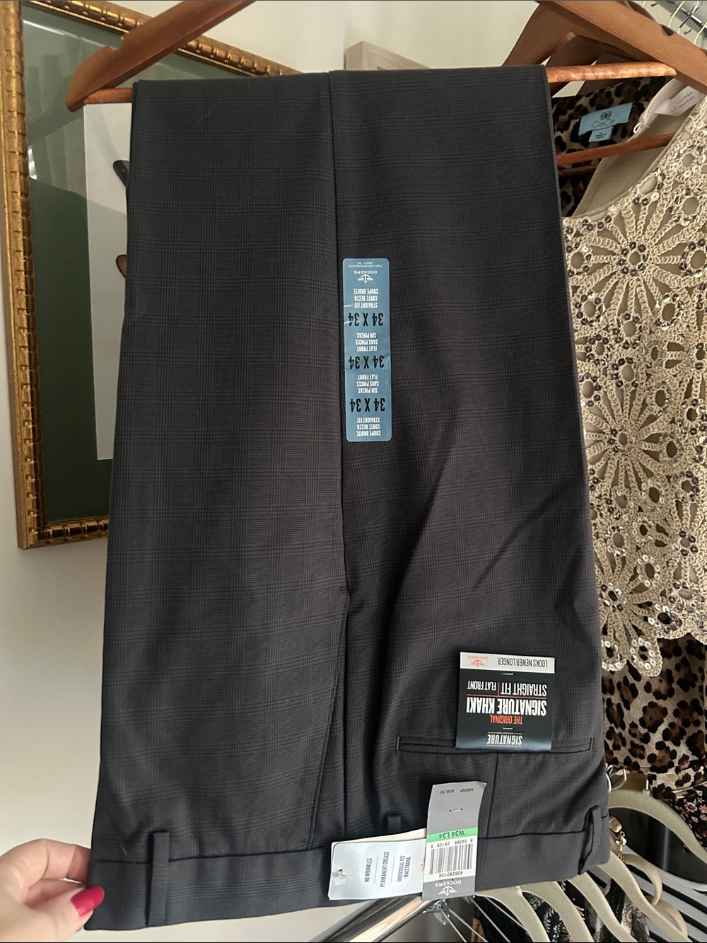 New with tags Dockers Men's 34x34 Straight Fit flat front Chinos - Dark gray